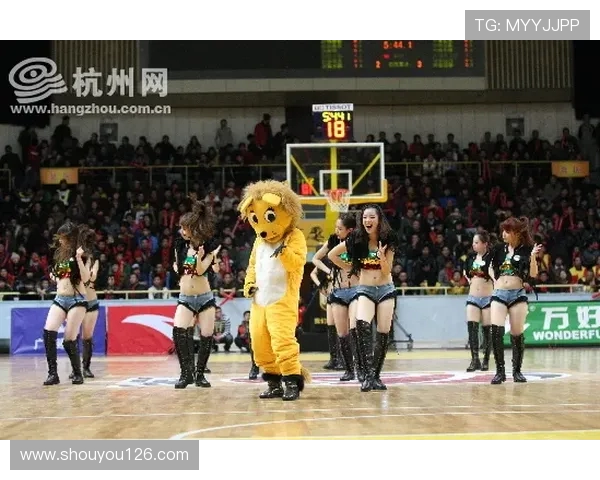 青岛cba球队啦啦队精彩演出与球场氛围 青岛cba球队啦啦队精彩演出与球场氛围